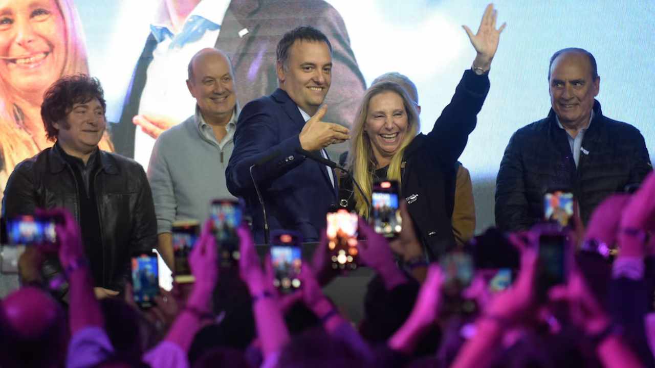 La celebración de Adorni: “No era solo una elección local”