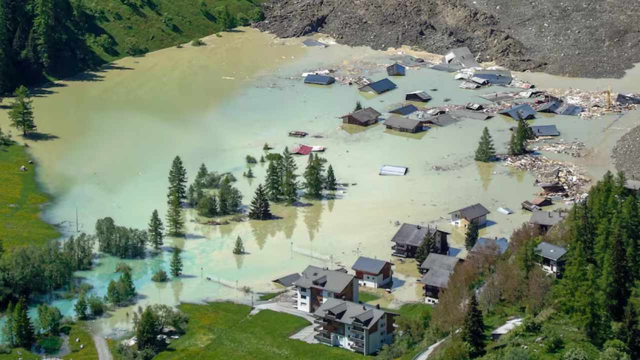 Se derrumbó un glaciar en Suiza y sepultó a un pueblo entero