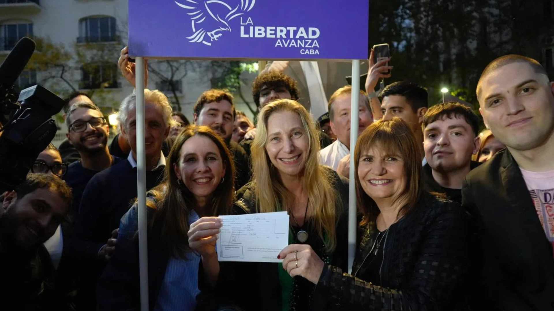 Patricia Bullrich dejó definitivamente el PRO y se afilió a La Libertad Avanza