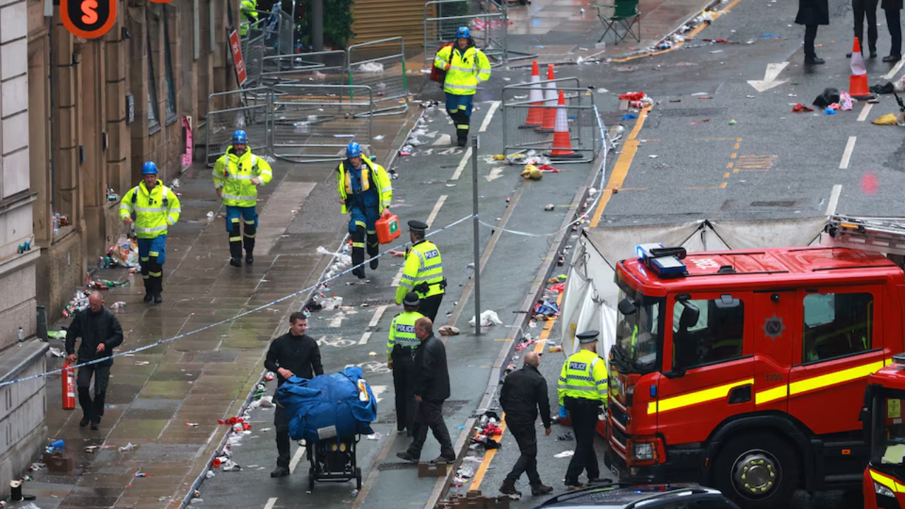 Atropelló y aceleró: heridos y desesperación en los festejos del Liverpool