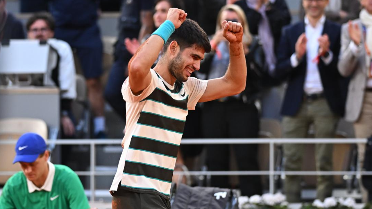 Carlos Alcaraz derrotó a Jannik Sinner en la final más larga de la historia de Roland Garros