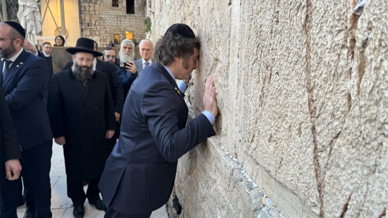 Javier Milei visitó el Muro de los Lamentos en Israel