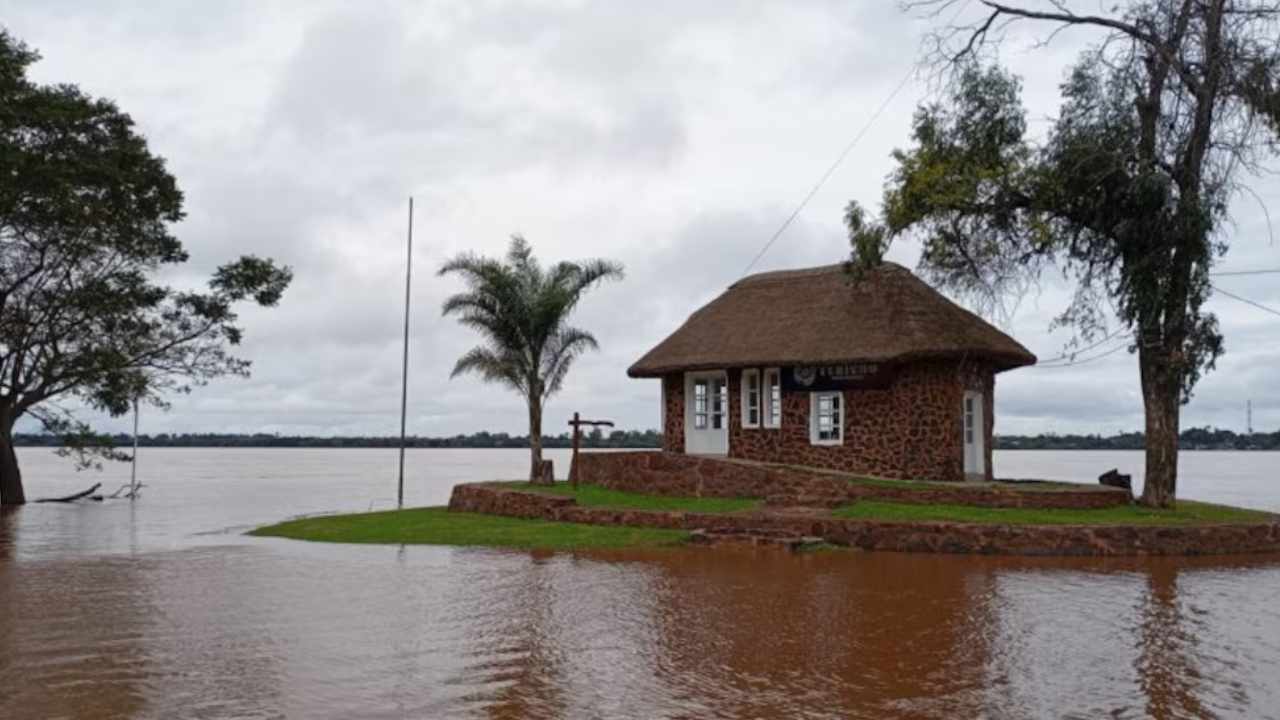 Alerta por crecida: el río Uruguay provoca evacuaciones en Corrientes