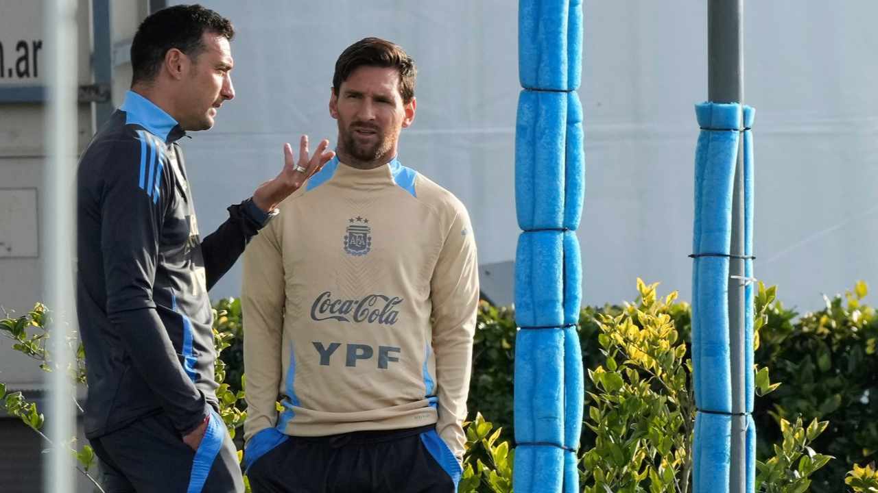 Scaloni: “Todavía no tenemos decidido si Messi va a jugar de arranque”