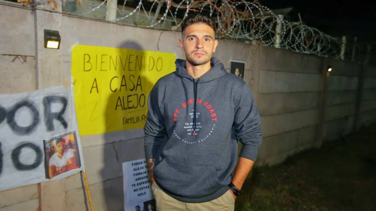 Volvió al país Alejo Arias, el argentino que estuvo preso dos años en El Salvador