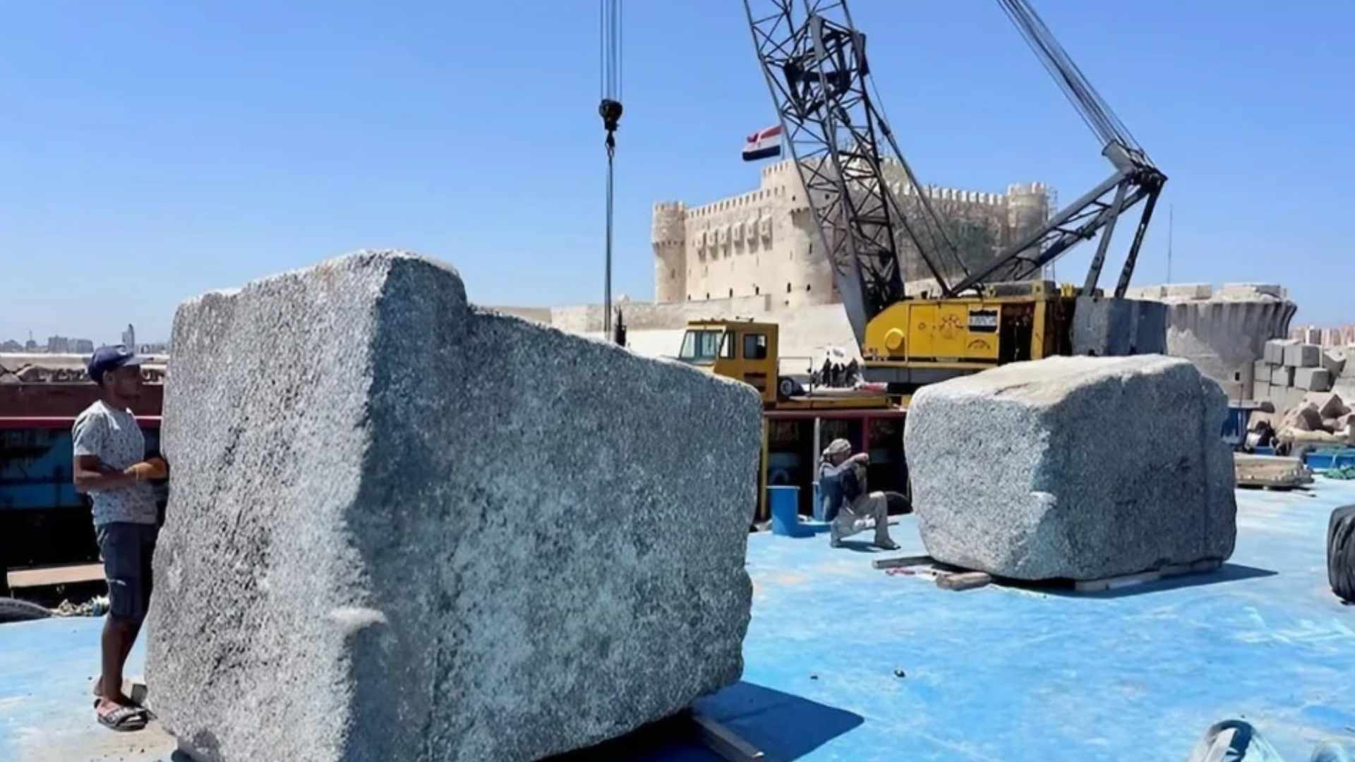 Del mar Mediterráneo fueron recuperados restos de las monumentales puertas del Faro de Alejandría