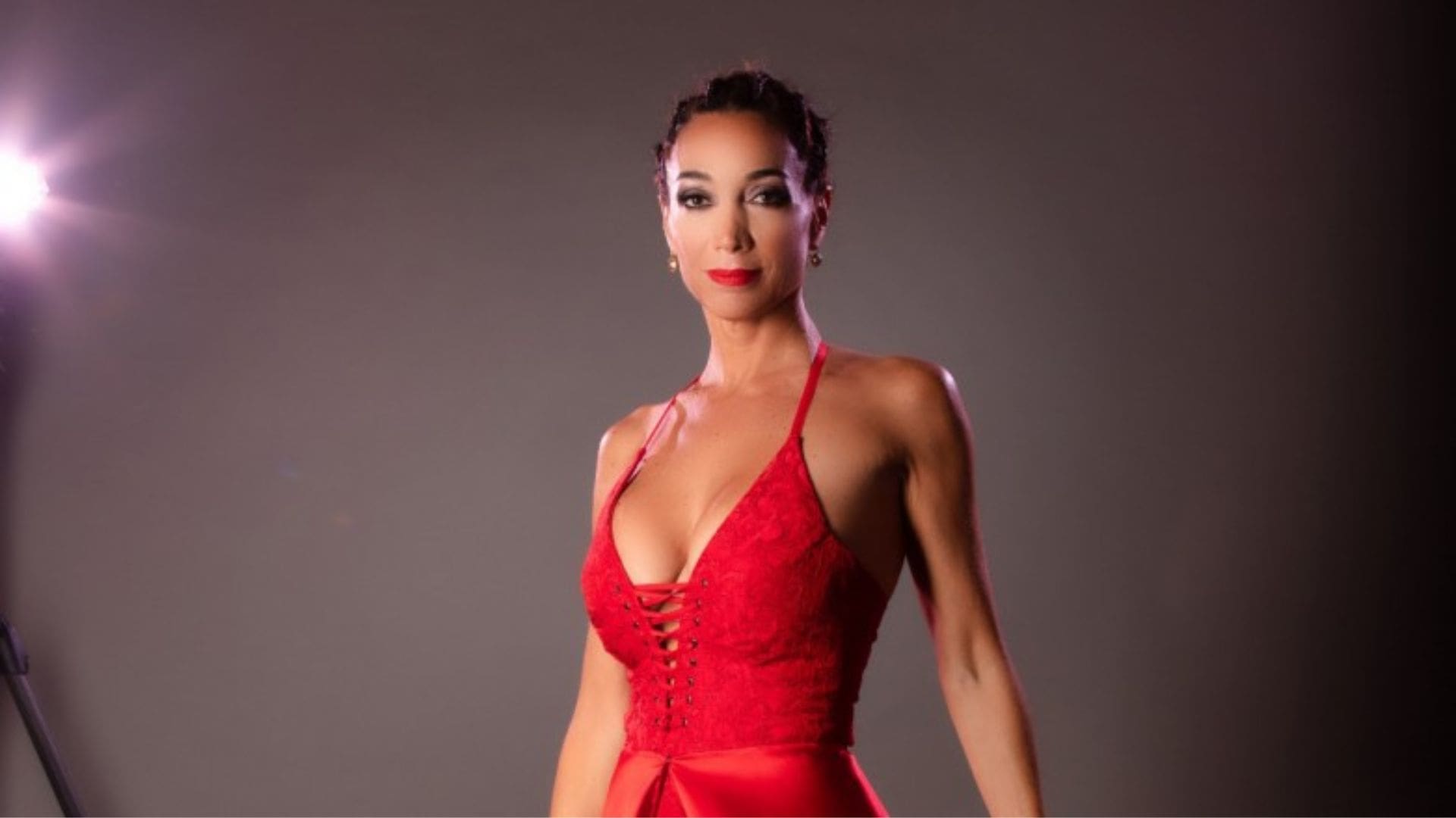 “Imperdibles” recibe a Mora Godoy; “Vivir Viajando” recorre la isla de Curazao