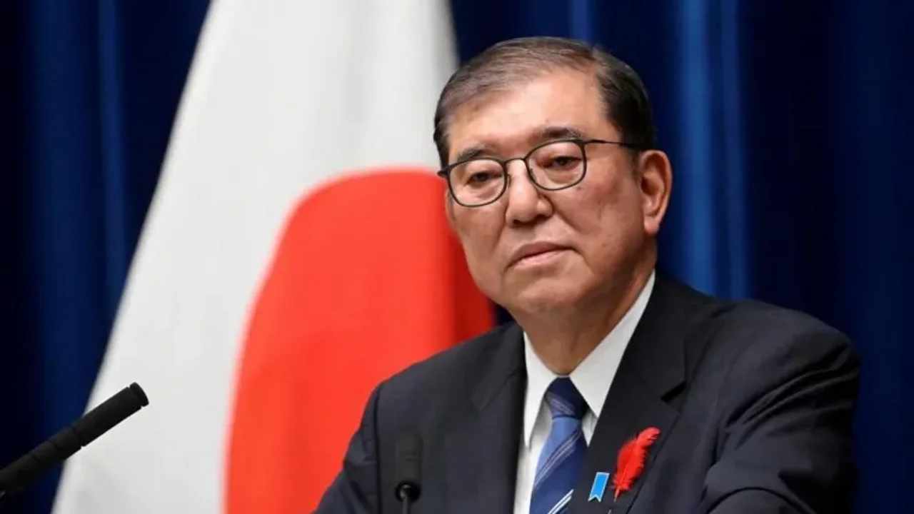 El primer ministro de Japón dijo que seguirá en el cargo pese al revés electoral