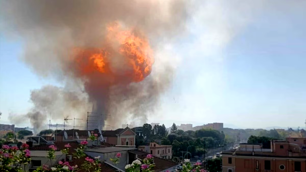 Violenta explosión de una gasolinera en Roma deja al menos 30 heridos