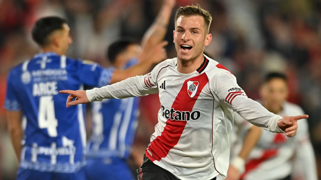 River le ganó a Godoy Cruz de Mendoza y es el único líder del Grupo B
