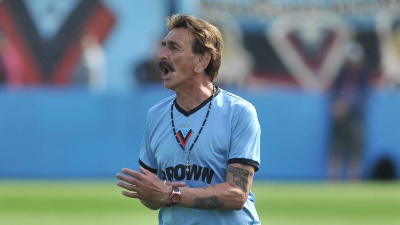 Un histórico entrenador del Ascenso se sumó a River