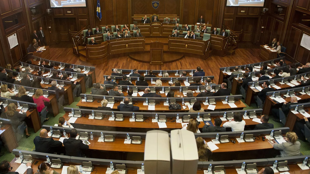 El Parlamento de Kosovo elige presidente tras cuatro meses de bloqueo institucional