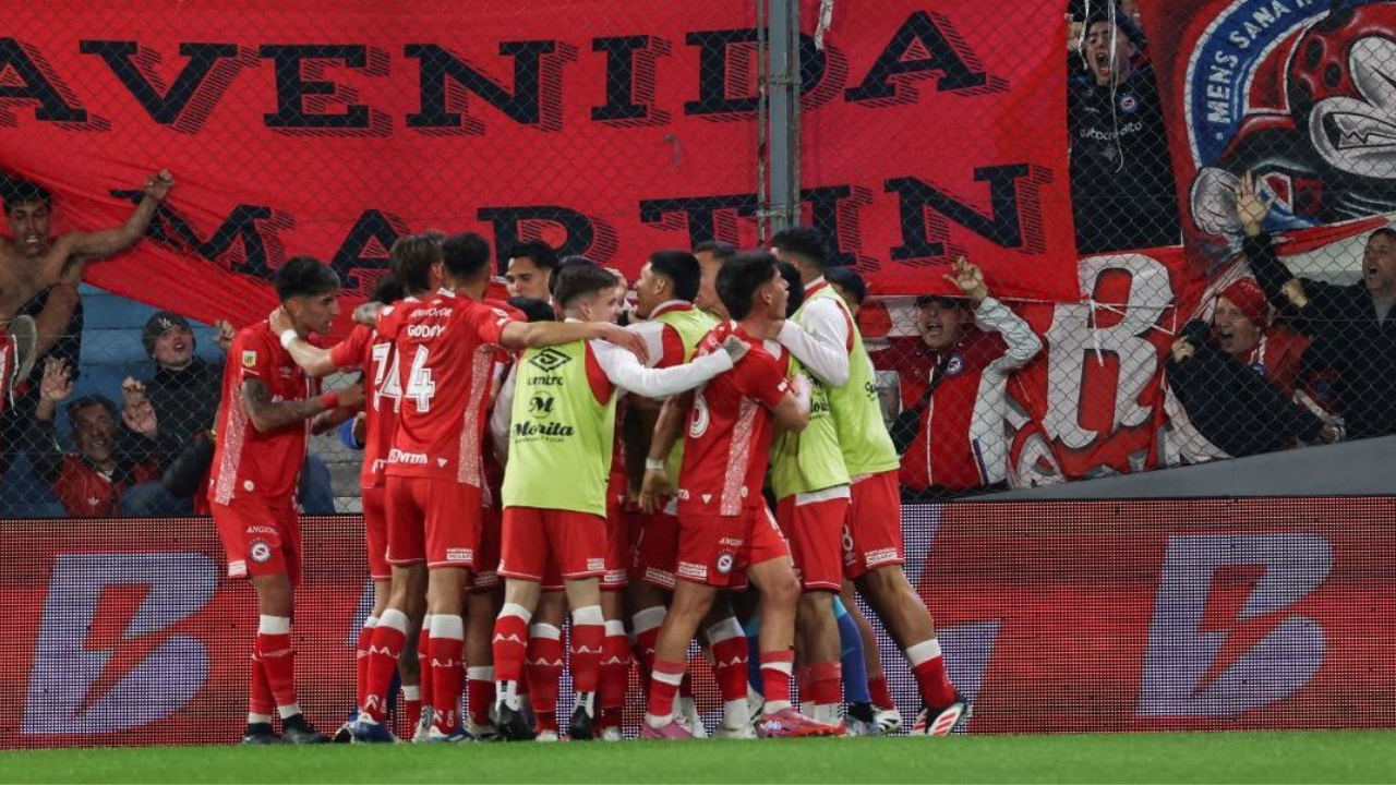Argentinos Juniors venció a Lanús y se metió en semifinales de la Copa Argentina