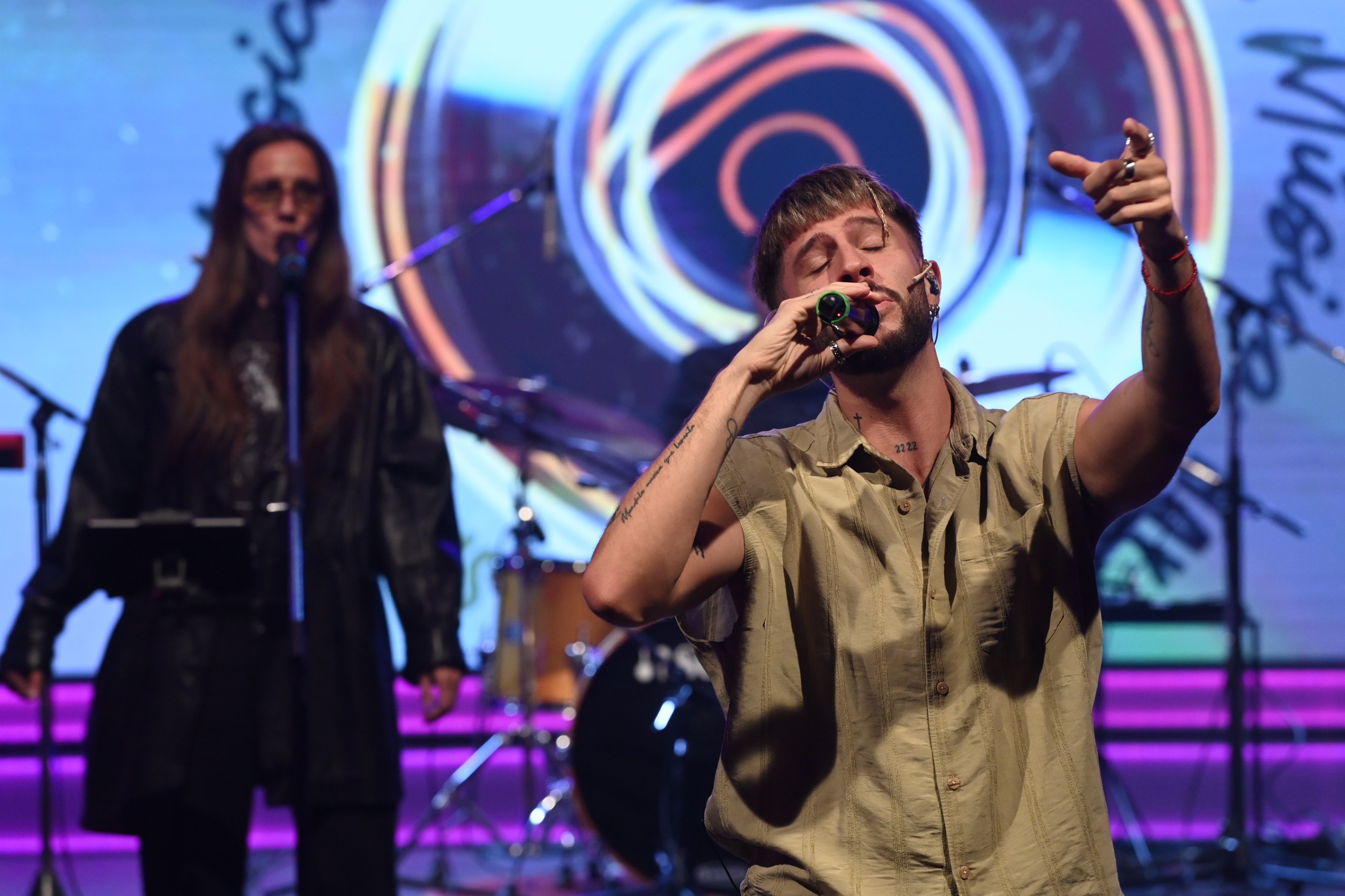 Benja Torres muestra su talento en “Hay Música Siempre”