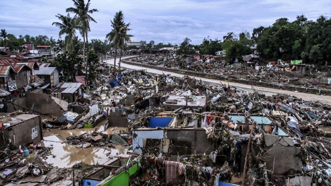 Emergencia en Filipinas por el tifón Kalmaegi: al menos 114 muertos