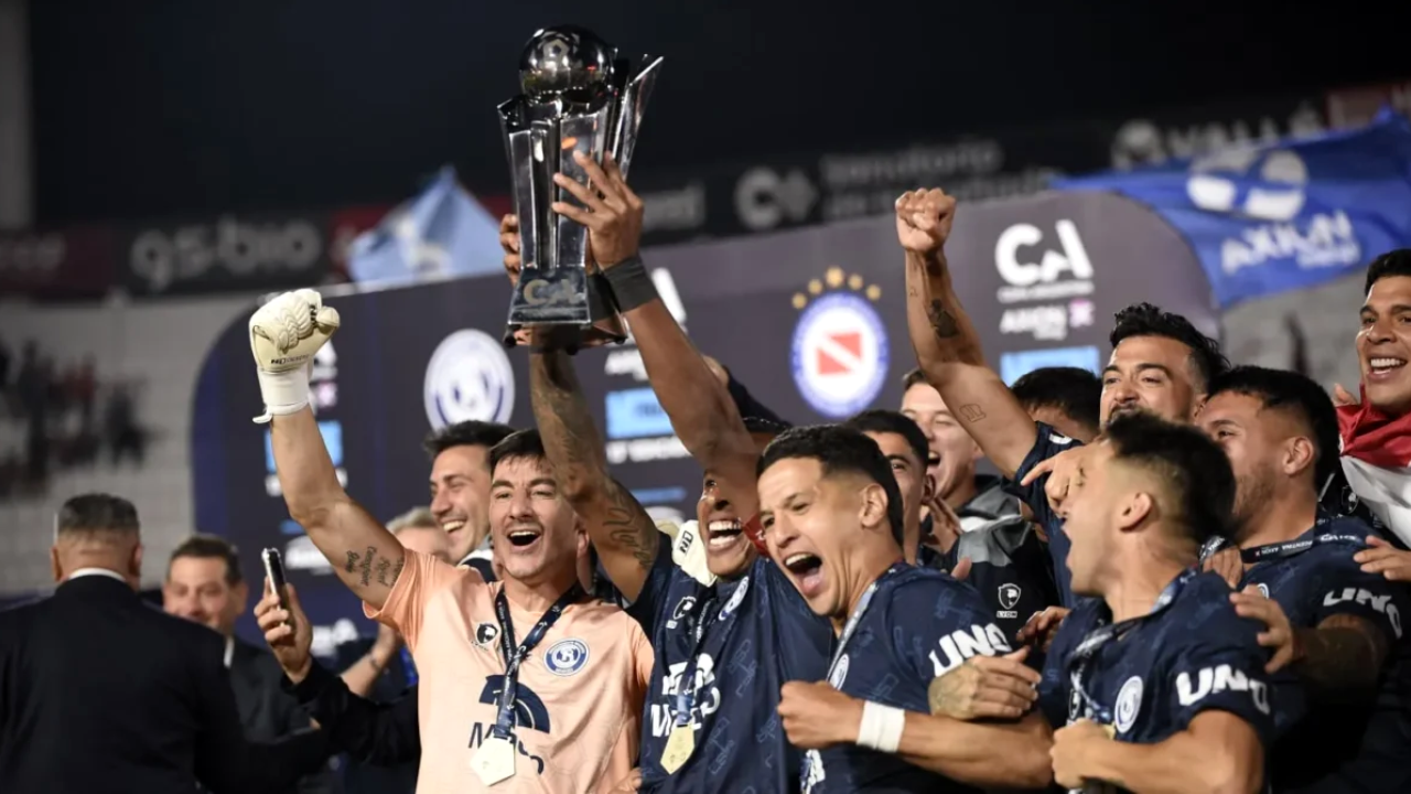 Independiente Rivadavia venció a Argentinos Juniors y se consagró campeón de la Copa Argentina