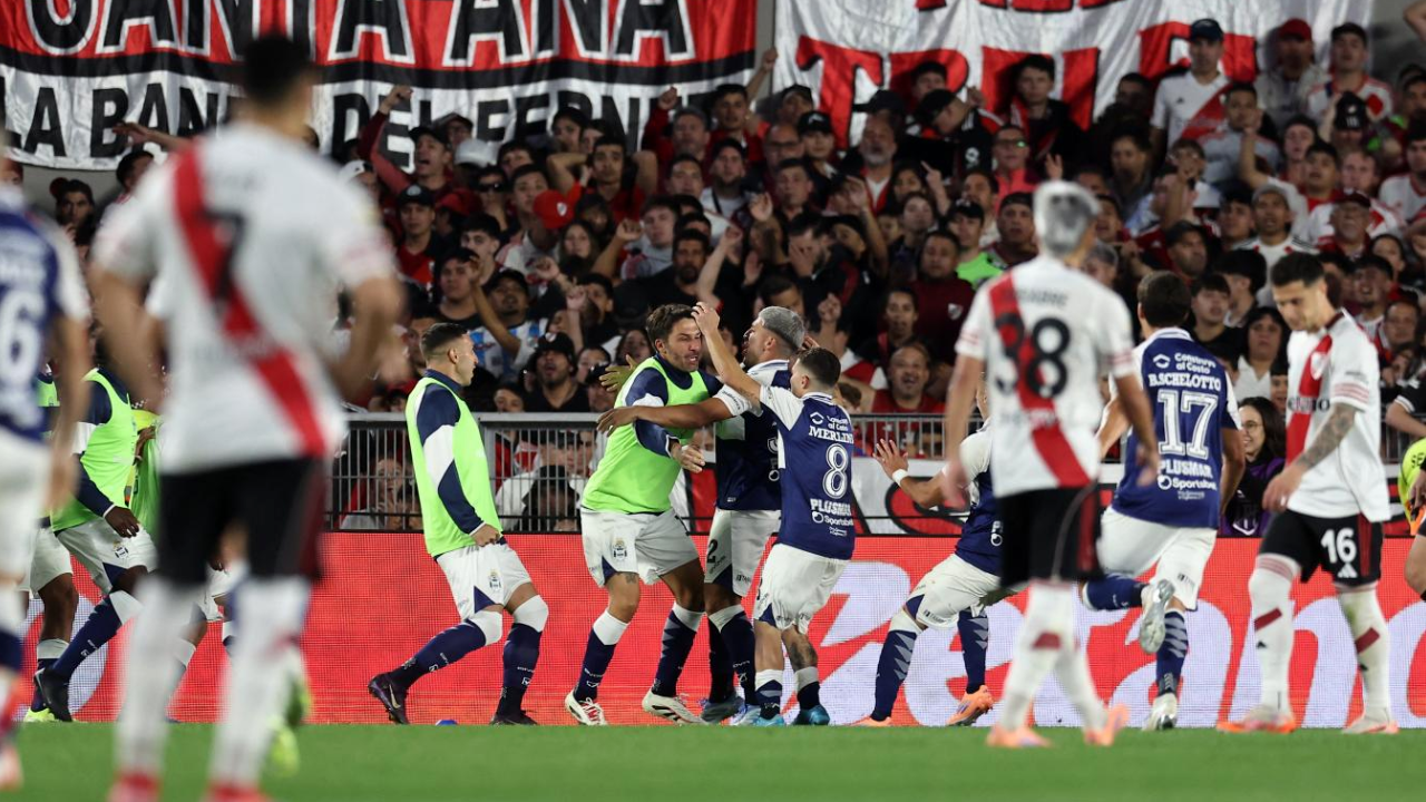 River cayó ante Gimnasia y perdió una chance clave en el Monumental