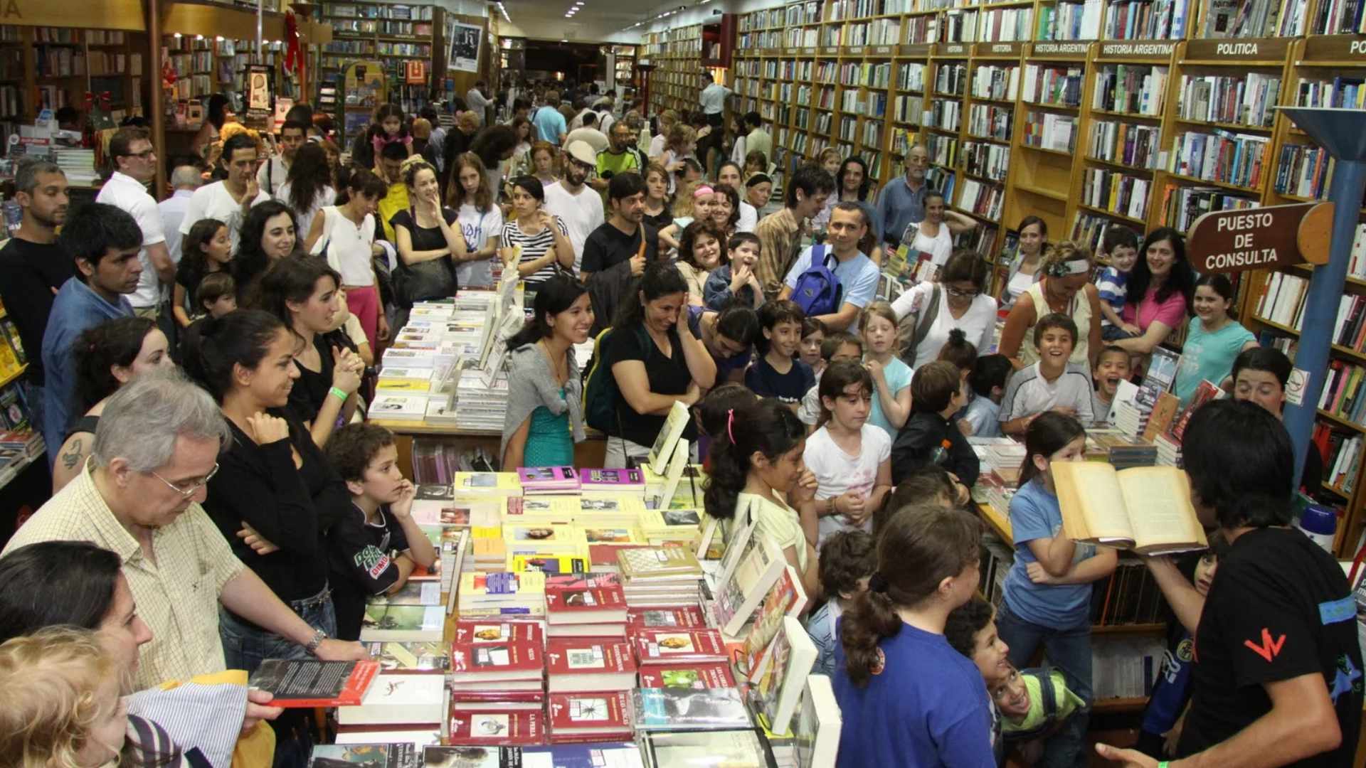 Más circuitos y actividades en la Noche de las Librerías 2025