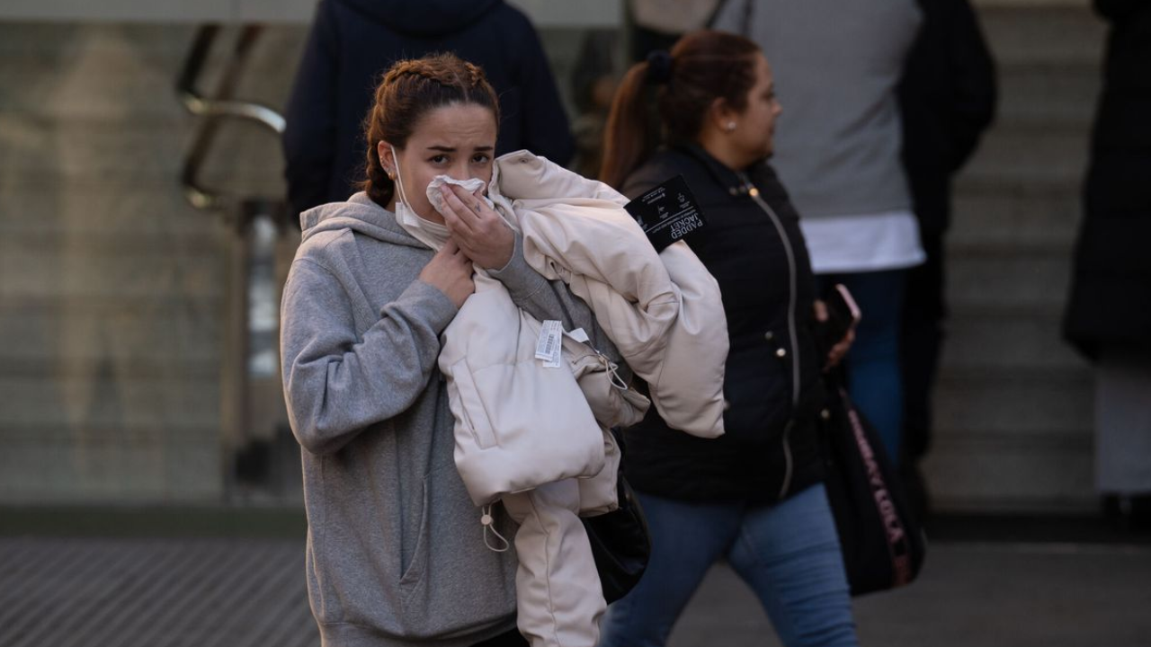 Alarma en Reino Unido: cierran escuelas por brote de gripe H3N2