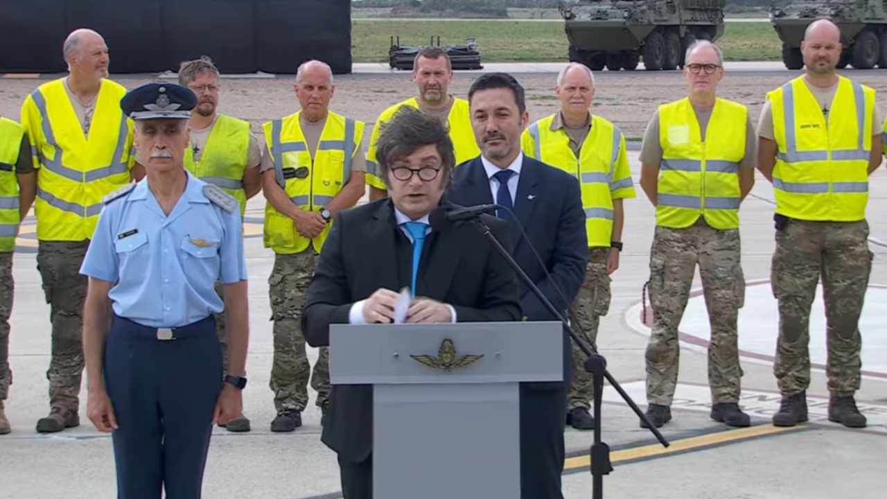 Milei en Córdoba: “Los F-16 son los nuevos custodios del espacio aéreo argentino”