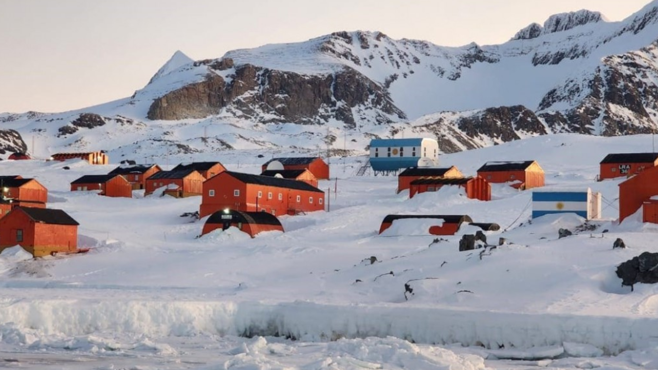 Fueron a la Antártida, quedaron varados y no saben cuándo vuelven