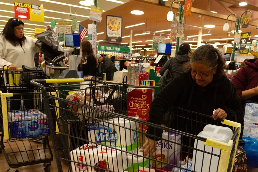 La inflación interanual de EEUU desaceleró al 2,7%