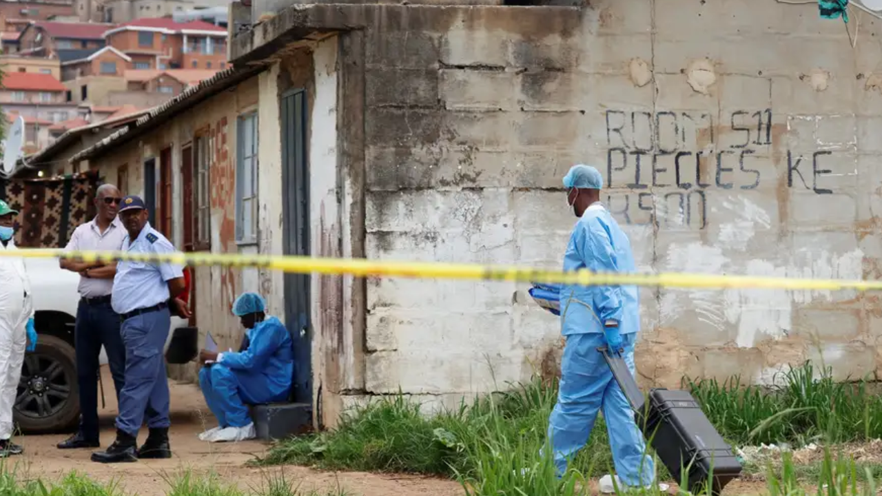 Sudáfrica insegura: un tiroteo dejó diez muertos y diez heridos cerca de Johannesburgo