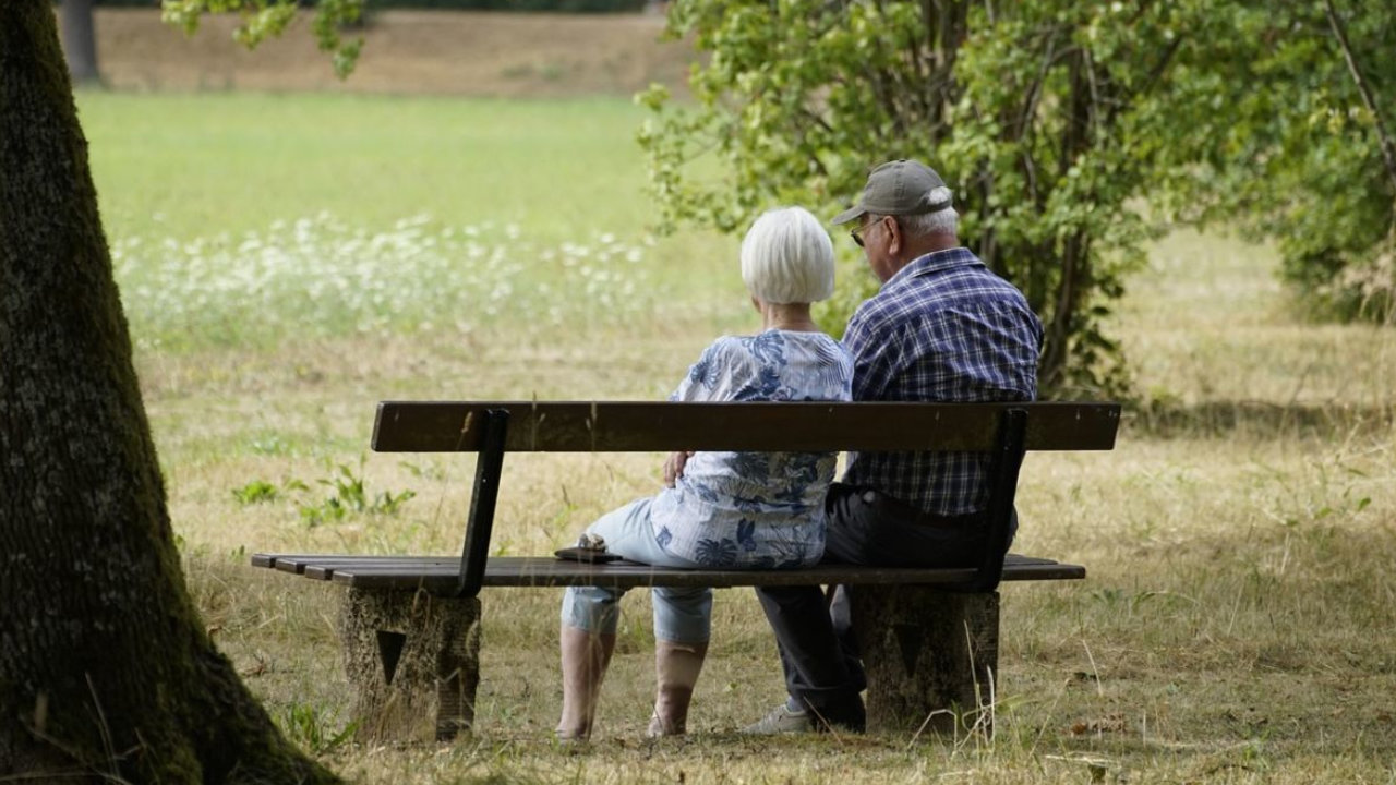 Francia: por primera vez desde la Segunda Guerra Mundial, las muertes superaron los nacimientos