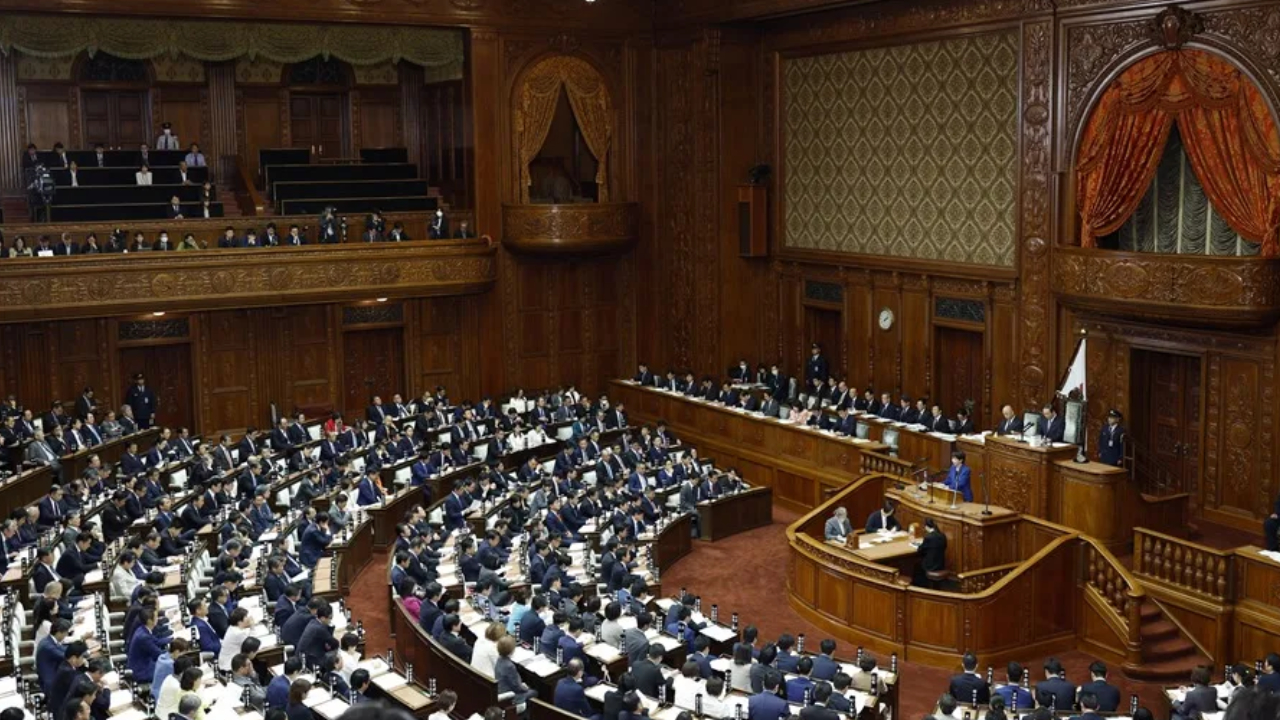 Japón: retrasos en el voto anticipado, tras sólo 16 días de campaña