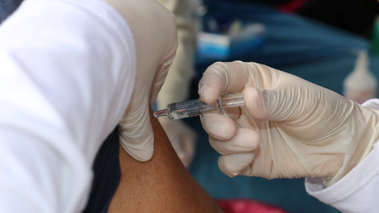 Alerta por gripe H3N2: quiénes deberían vacunarse para prevenirla