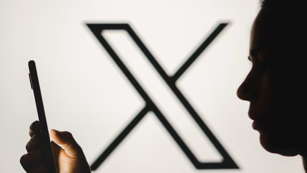 La red social X sufrió una caída global
