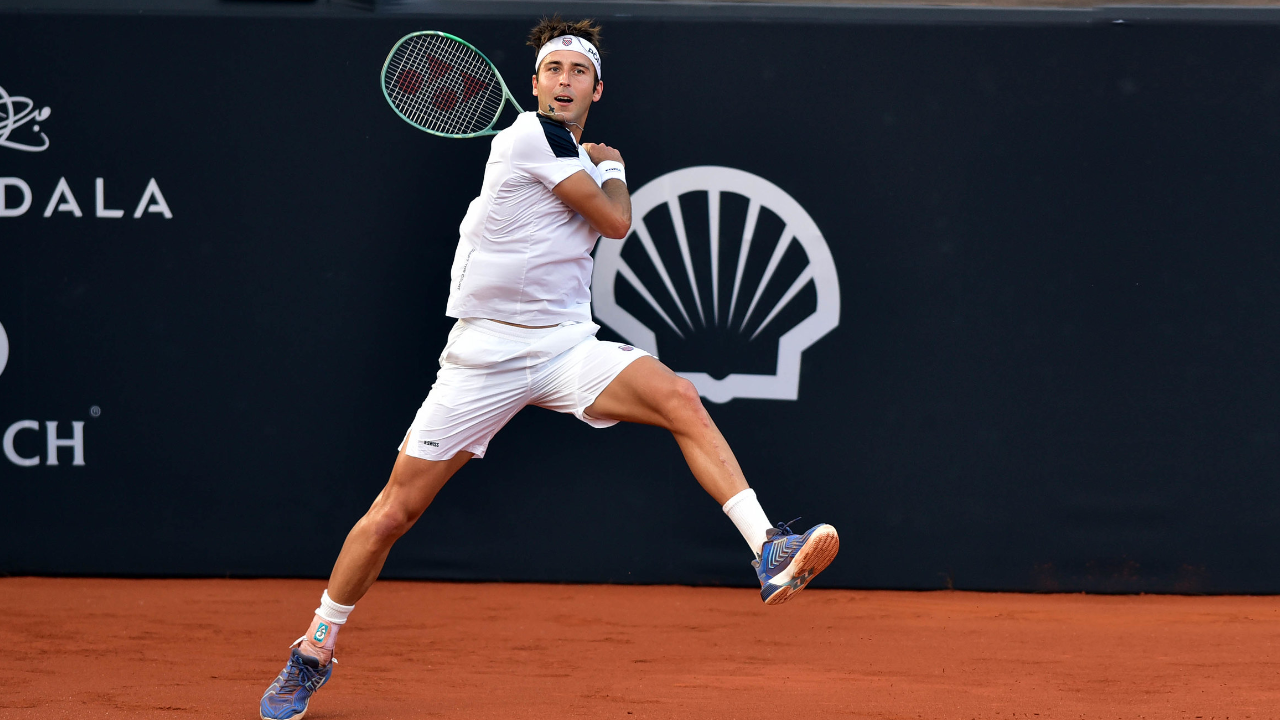 Etcheverry ganó el duelo argentino en el Río Open ante Comesaña y avanzó a octavos de final