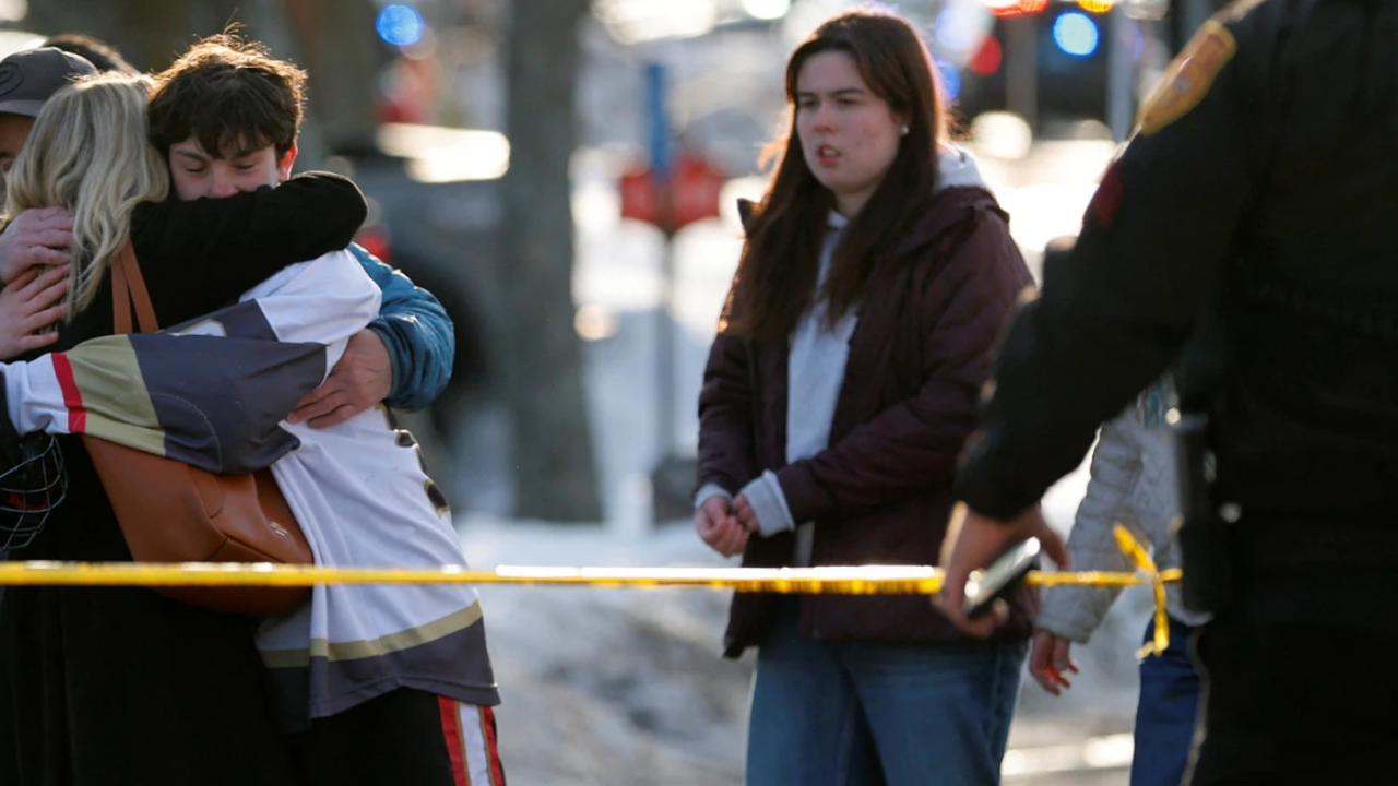 Tiroteo en una pista de hielo de Rhode Island dejó muertos y heridos