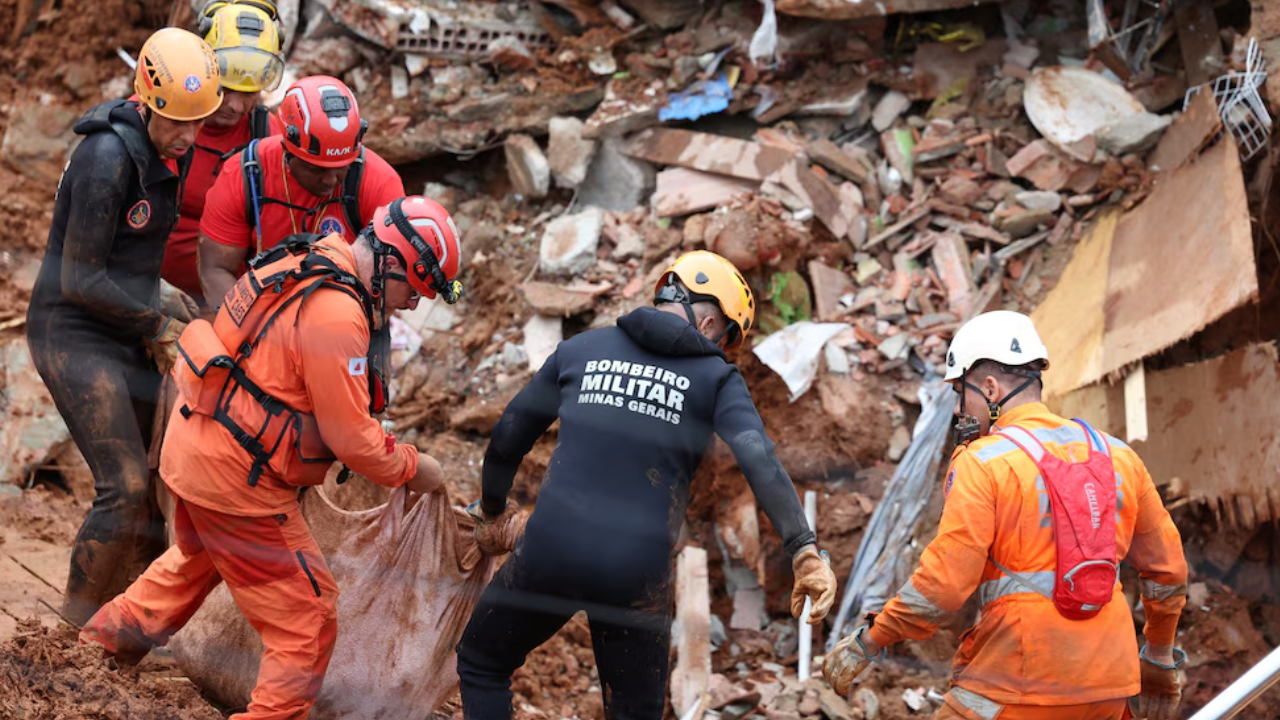 Fuertes lluvias en Brasil: 30 muertos, miles de desplazados y decenas de desaparecidos