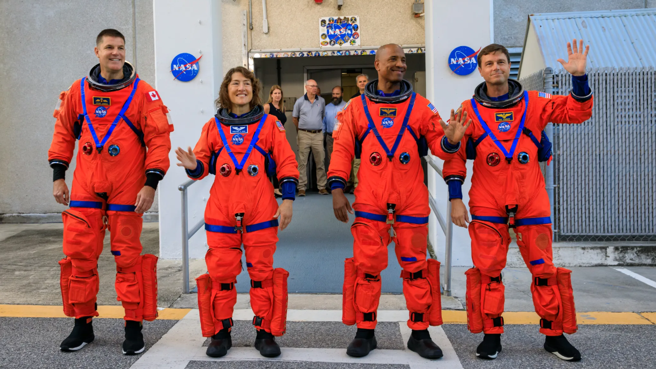 Astronautas de la NASA inician los preparativos finales para su misión a la Luna