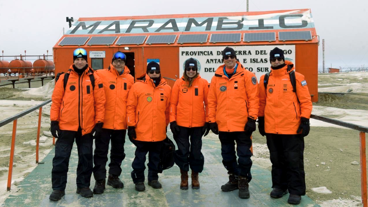 La ministra Sandra Petovello visitó Radio Nacional Antártida