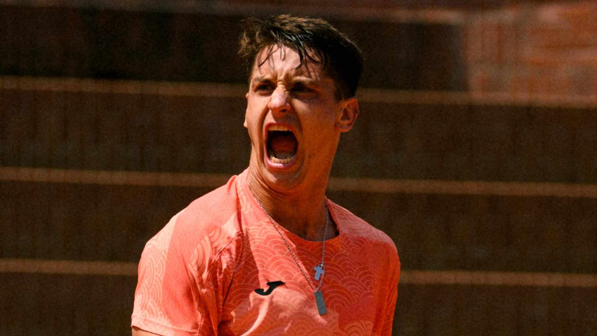 Etcheverry y Ugo Carabelli van por un lugar en la tercera ronda del Masters 1000