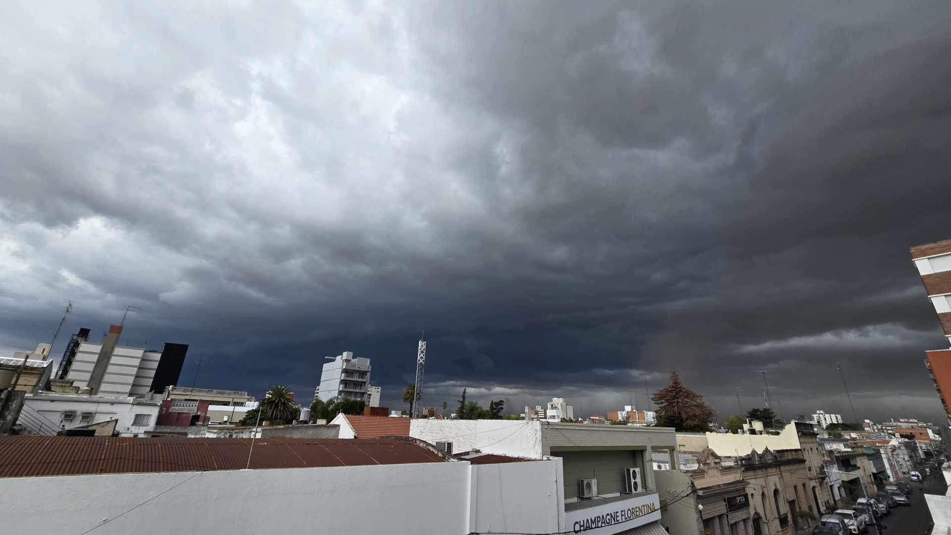 AMBA: miles de usuarios sin servicio eléctrico tras el temporal
