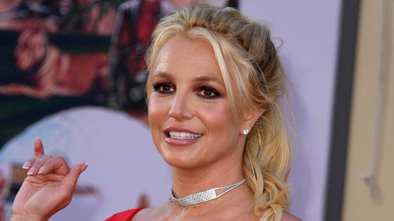 Britney Spears ingresa voluntariamente a un centro de rehabilitación