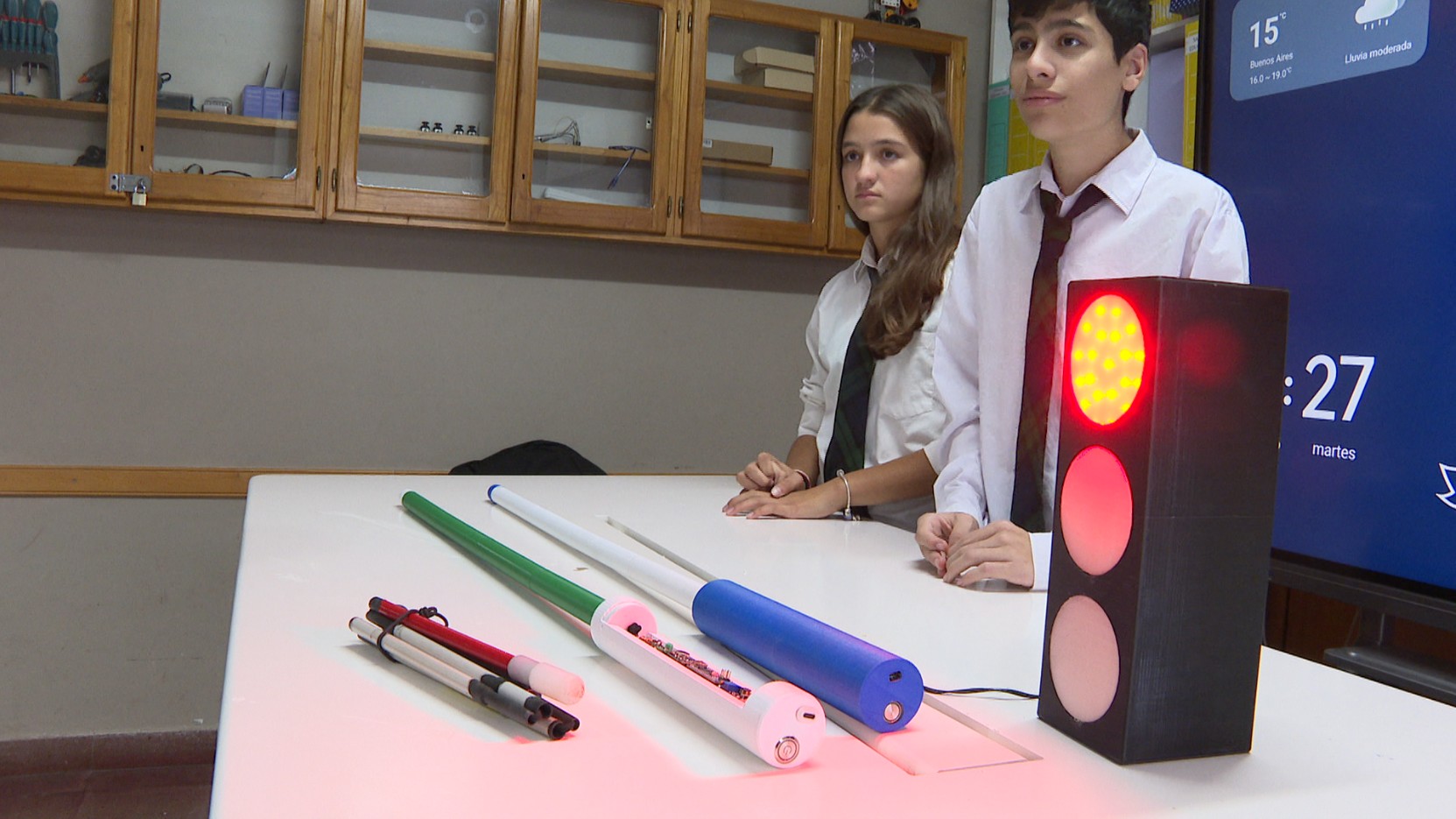 Tecnología accesible: un bastón inteligente para personas ciegas