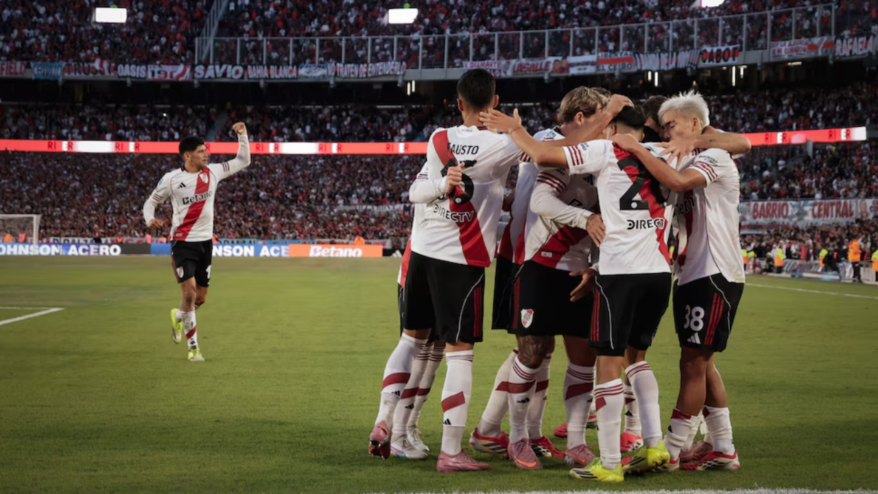 River goleó 3-0 a Belgrano por el Torneo Apertura y logró su cuarto triunfo consecutivo con Coudet como DT