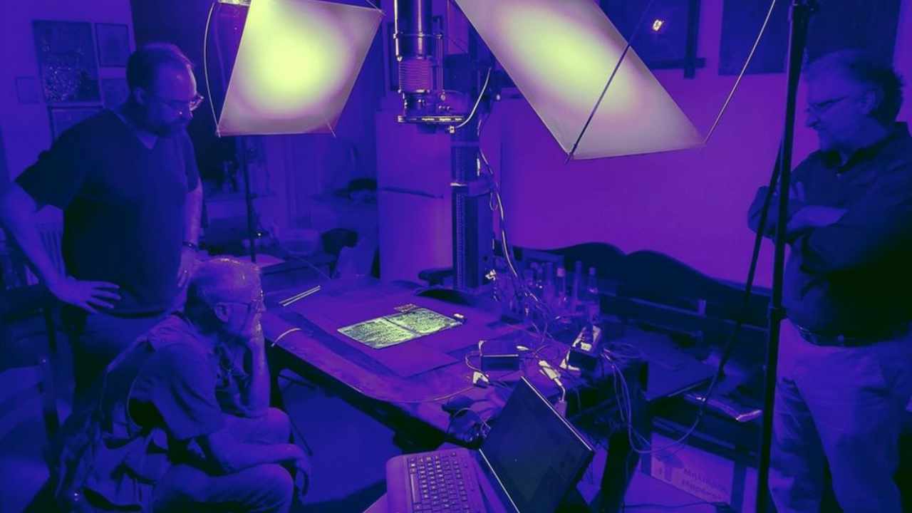 Recuperaron páginas de un manuscrito del Nuevo Testamento