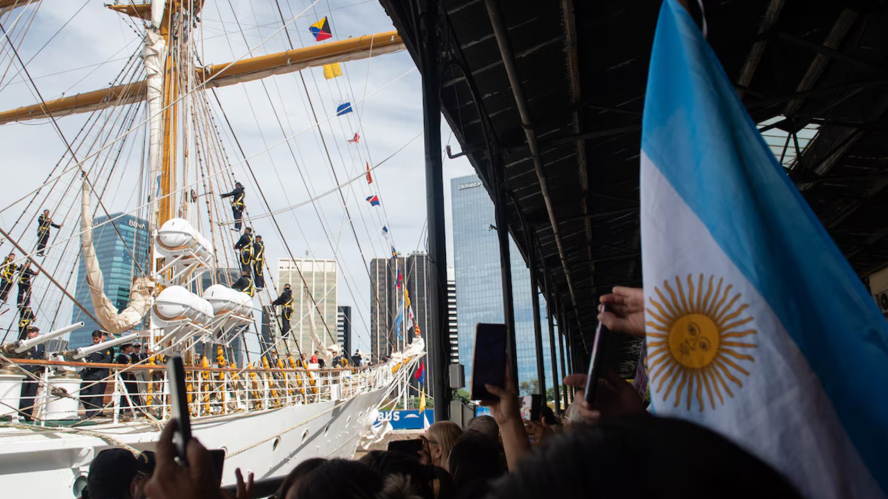 La Fragata Libertad inició su 54° viaje de instrucción