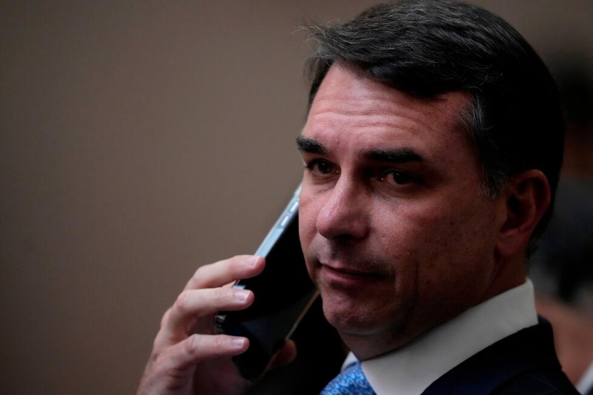 El escándalo de corrupción que pone en riesgo la candidatura de Flávio Bolsonaro