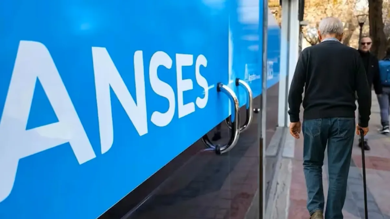 ANSES: Jubilados cobrarán un bono de $70.000 y un aumento de 2,58% en junio