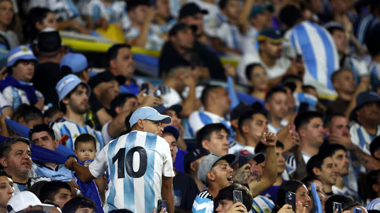 El Gobierno puso a disposición de EEUU la lista de argentinos con derecho de admisión en estadios