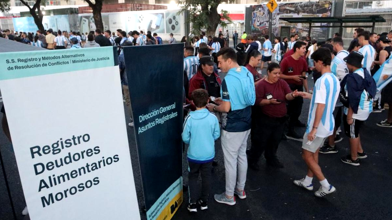 Tribuna Segura: amplían el programa y prohiben el ingreso de deudores alimentarios a estadios