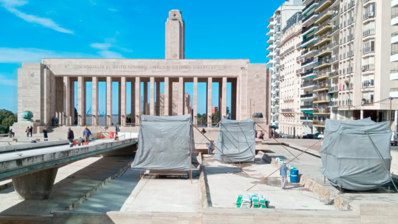 Cómo es la tecnología usada en Notre Dame y el Coliseo con la que restauran el Monumento a la Bandera