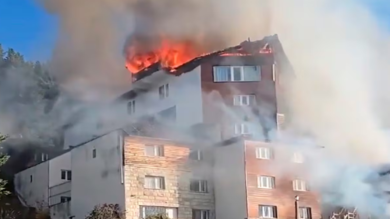 Se incendió un histórico hotel en Bariloche
