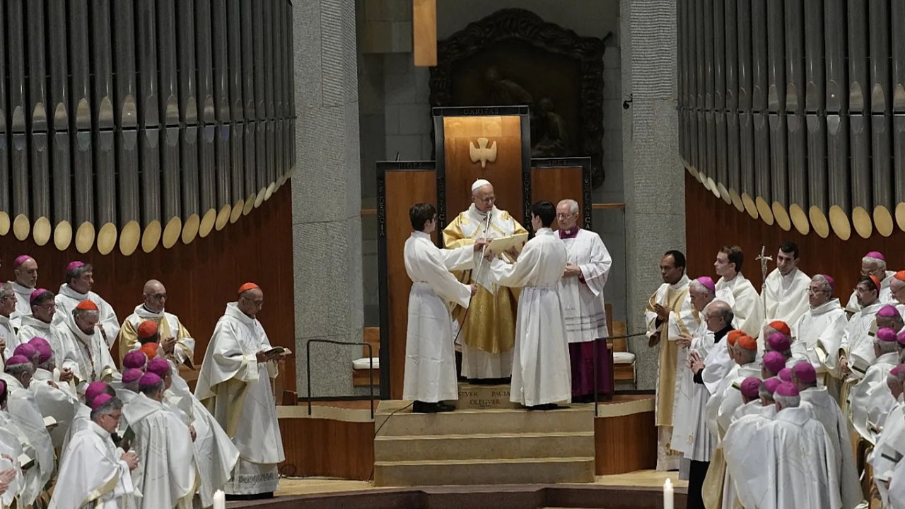 “No se puede creer en Jesús y promover la guerra”: el mensaje del papa León XIV en la Sagrada Familia